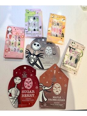 Nightmare Before Christmas Press On Nails + Face Mask Bundle 7pc NEW